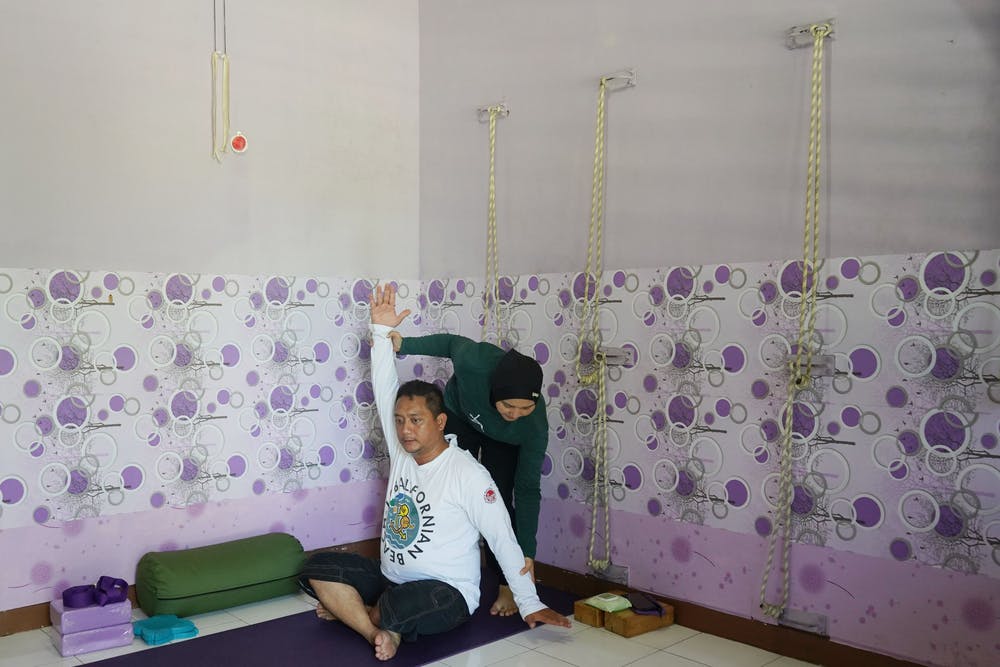 Melirik Yoga sebagai Bentuk Terapi Penyembuhan di Jingga Yoga Studio Medan